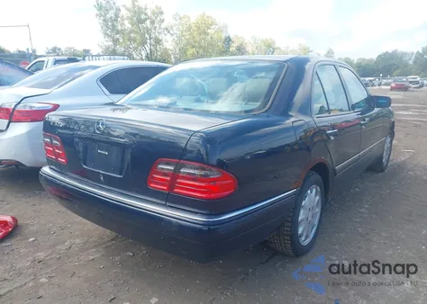 1998 Mercedes-Benz E 320 from USA, damaged, VIN WDBJF65F6WA704319